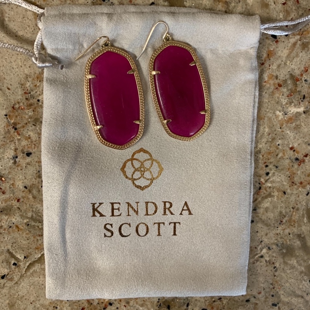 Kendra Scott Earrings!